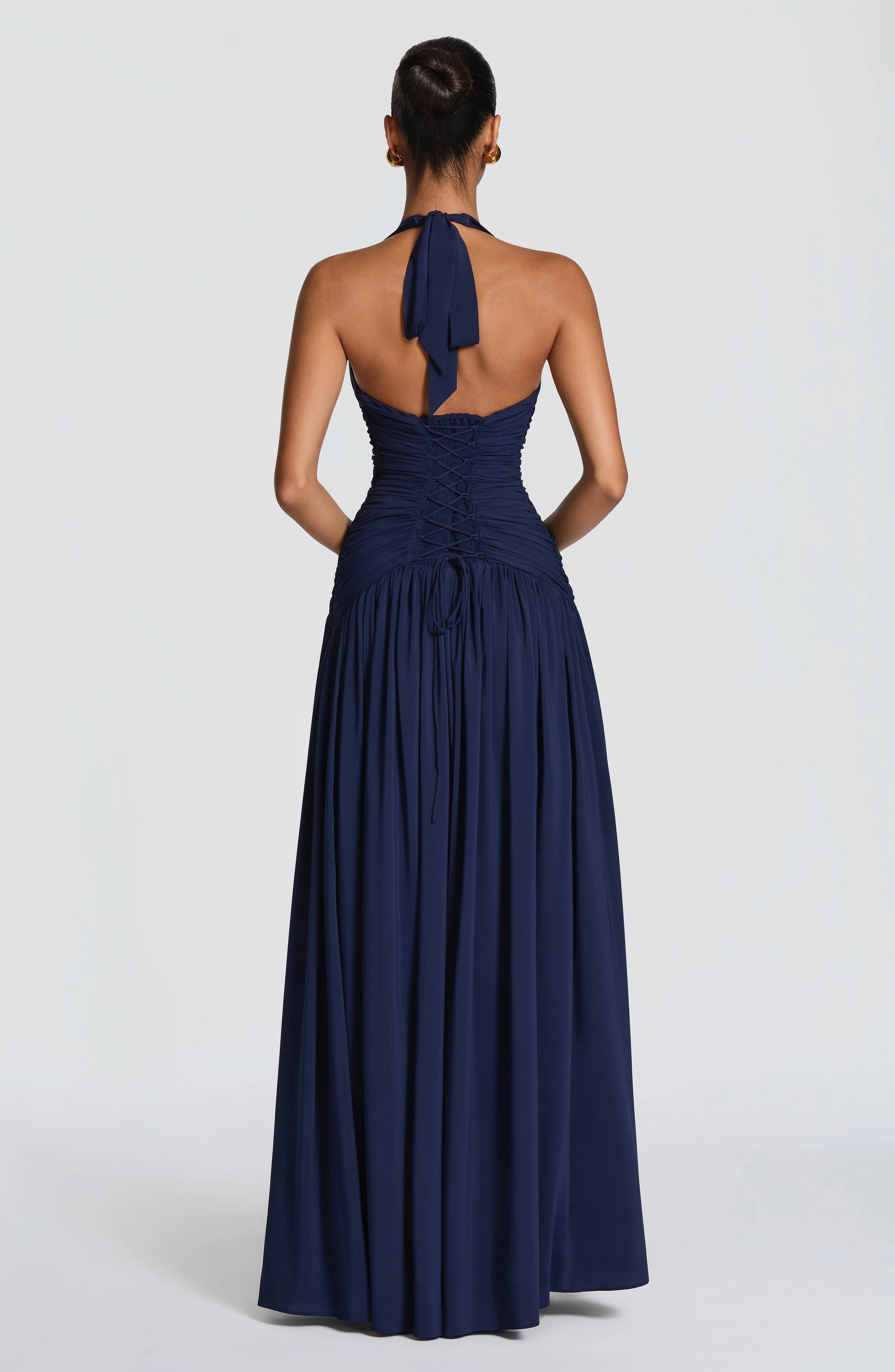 Martina | Vestido maxi halter con efecto drapeado