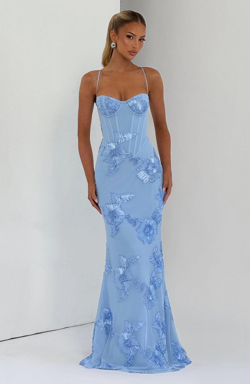Gabriela | Vestido maxi corsé con detalles florales