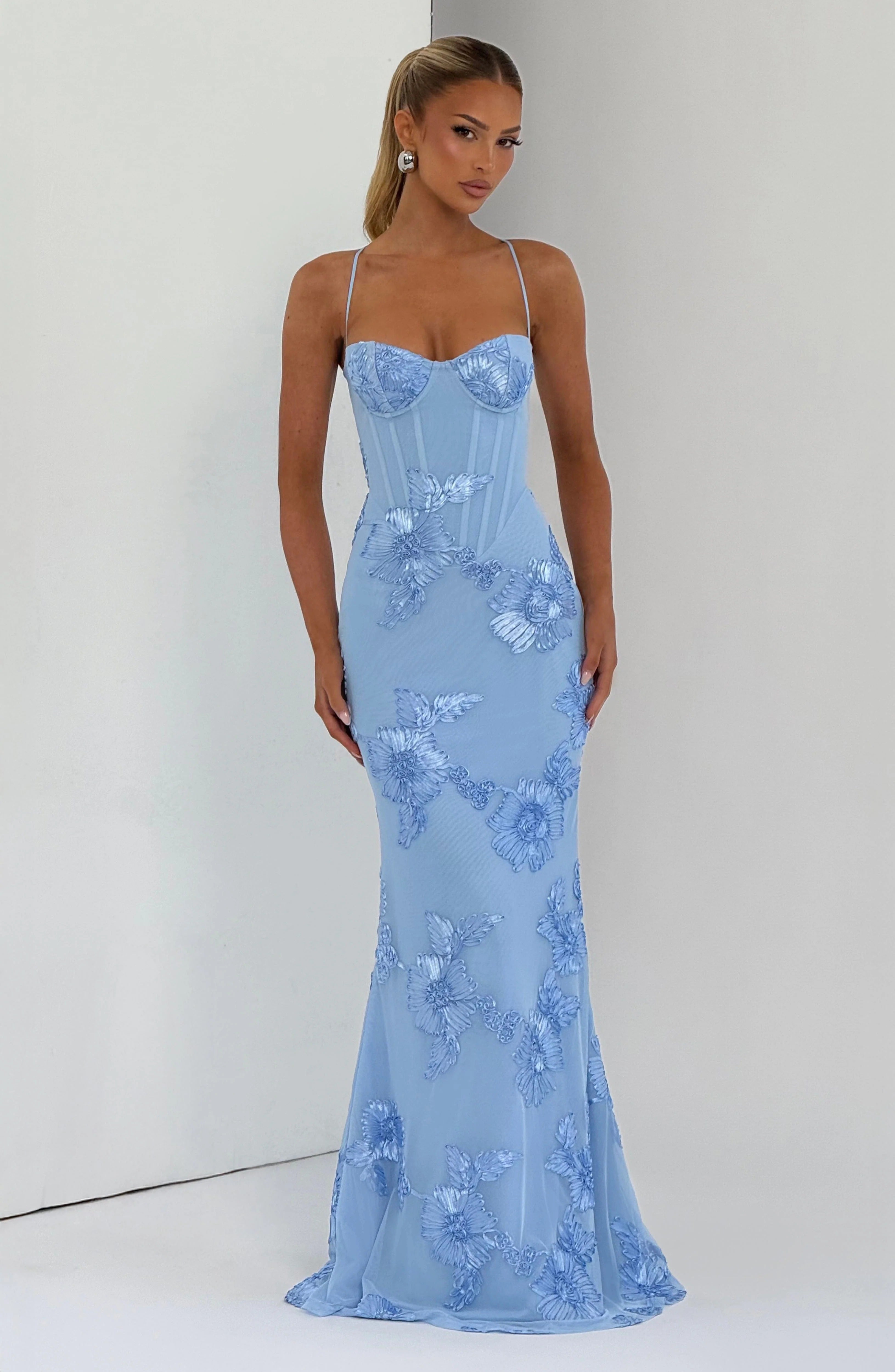 Gabriela | Vestido maxi corsé con detalles florales