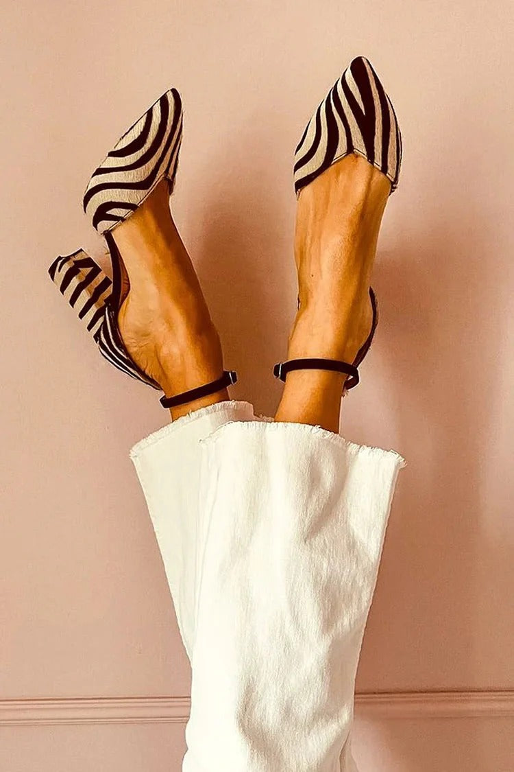 Cebra | Tacones de punta con estampado de cebra