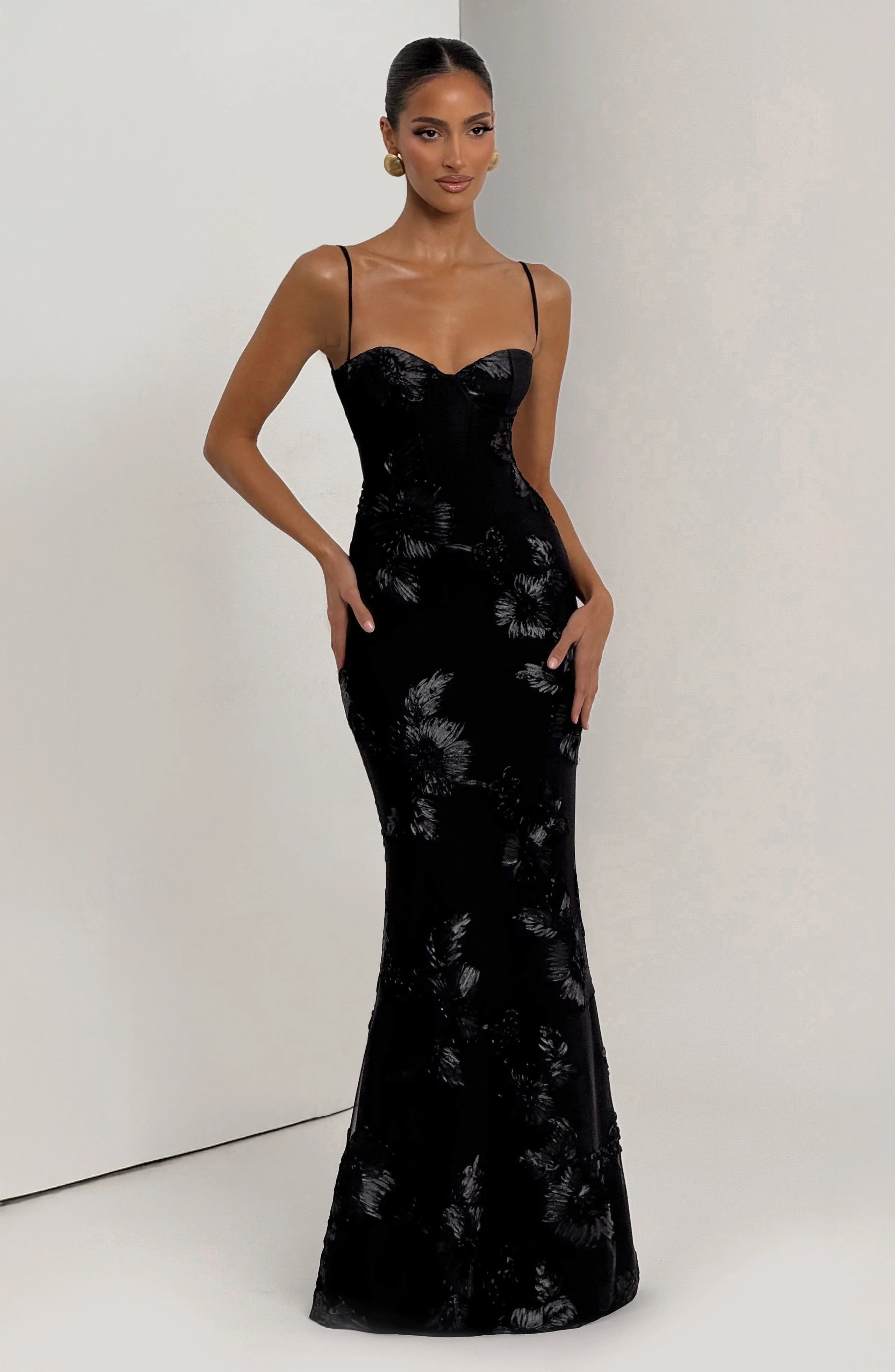 Gabriela | Vestido maxi corsé con detalles florales