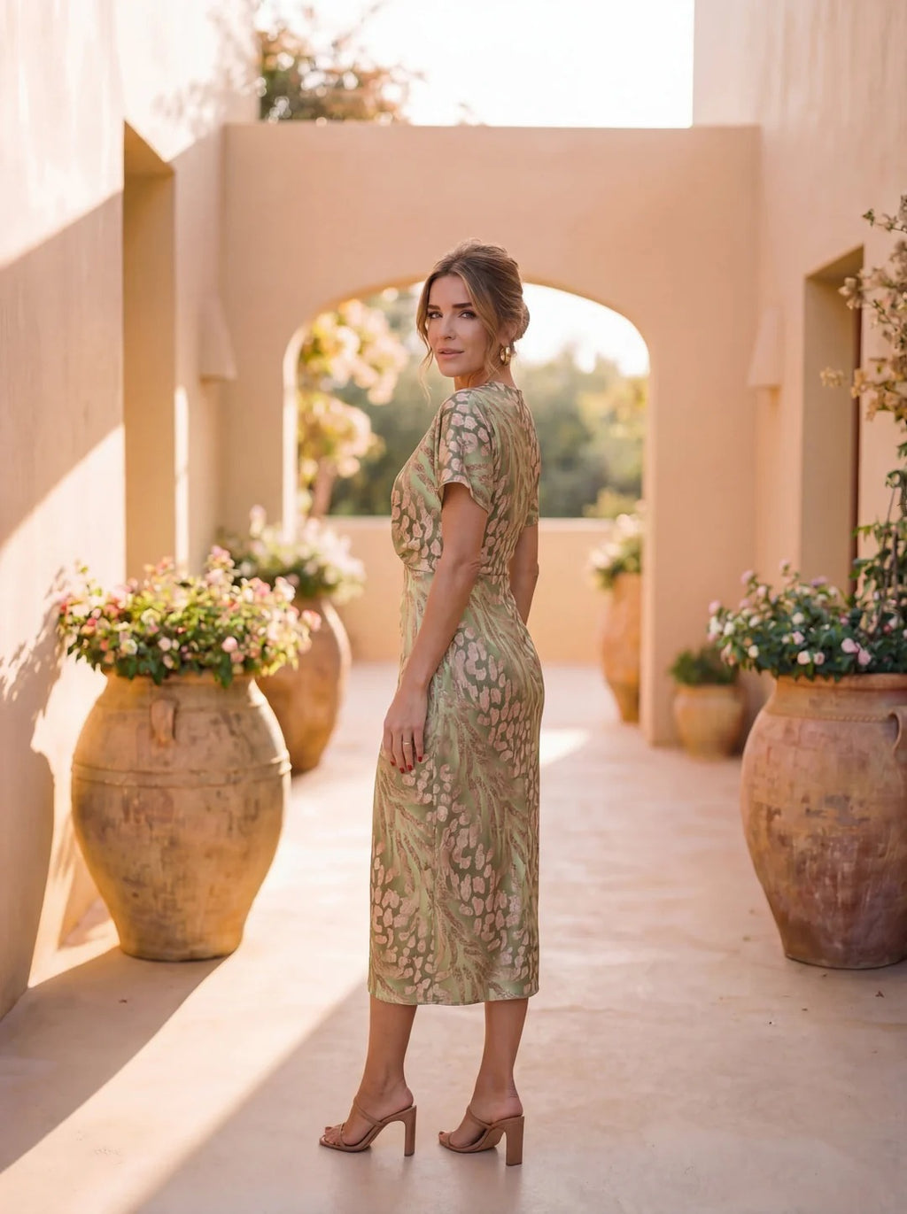 Cobre | Vestido midi cruzado con lazo en la cintura