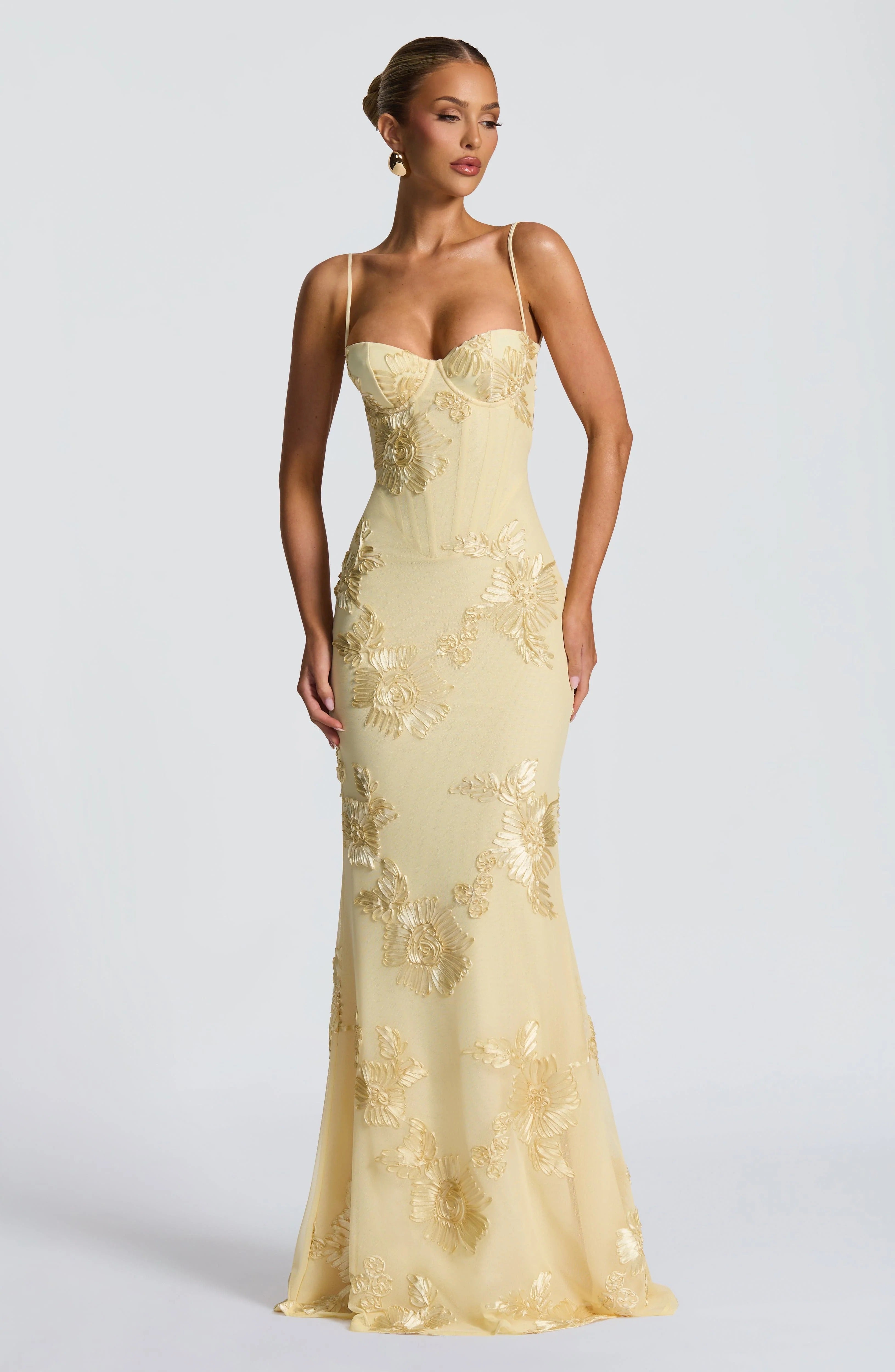 Gabriela | Vestido maxi corsé con detalles florales